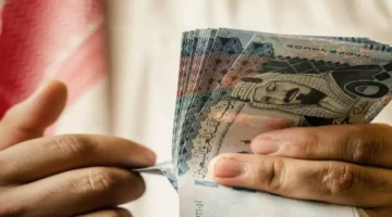 قرار البنك المركزي اليمني بخفض سعر الريال السعودي إلى 425 يؤثر على الاستيراد ويهدد تراخيص الشركات السعودية في السوق اليمنية 1